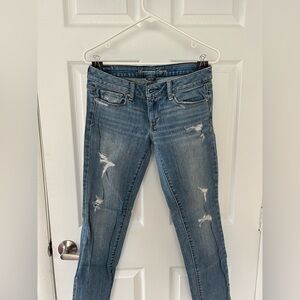 American Eagle Outfitters Women's Light Blue Ripped Skinny Jeans